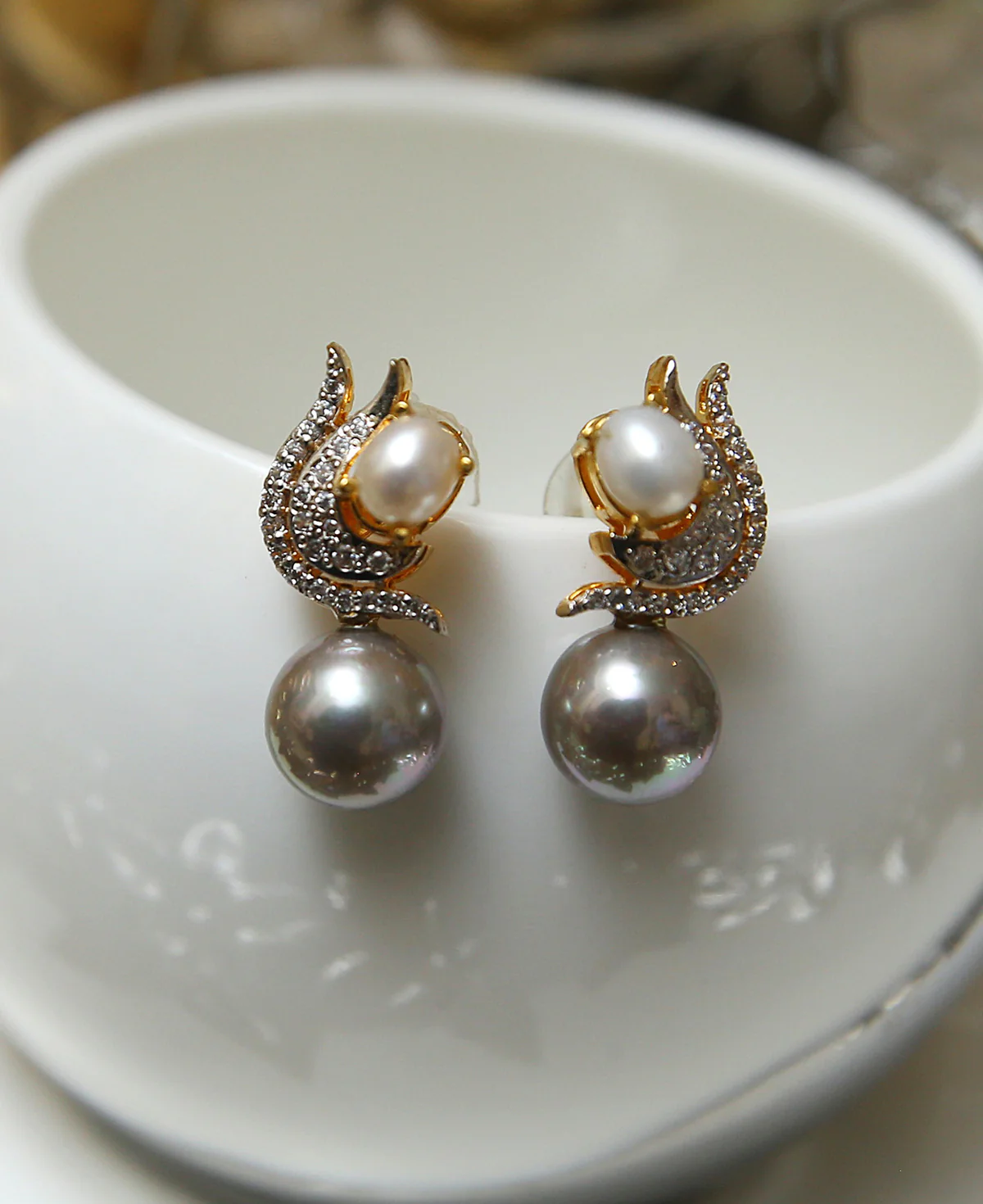 Pearl Drop tops 3 Pearl Drop Tops 3 – Dual-Tone Shell Pearl Earrings with Gold & Rhodium Finish | Big Jewellery - Image 1