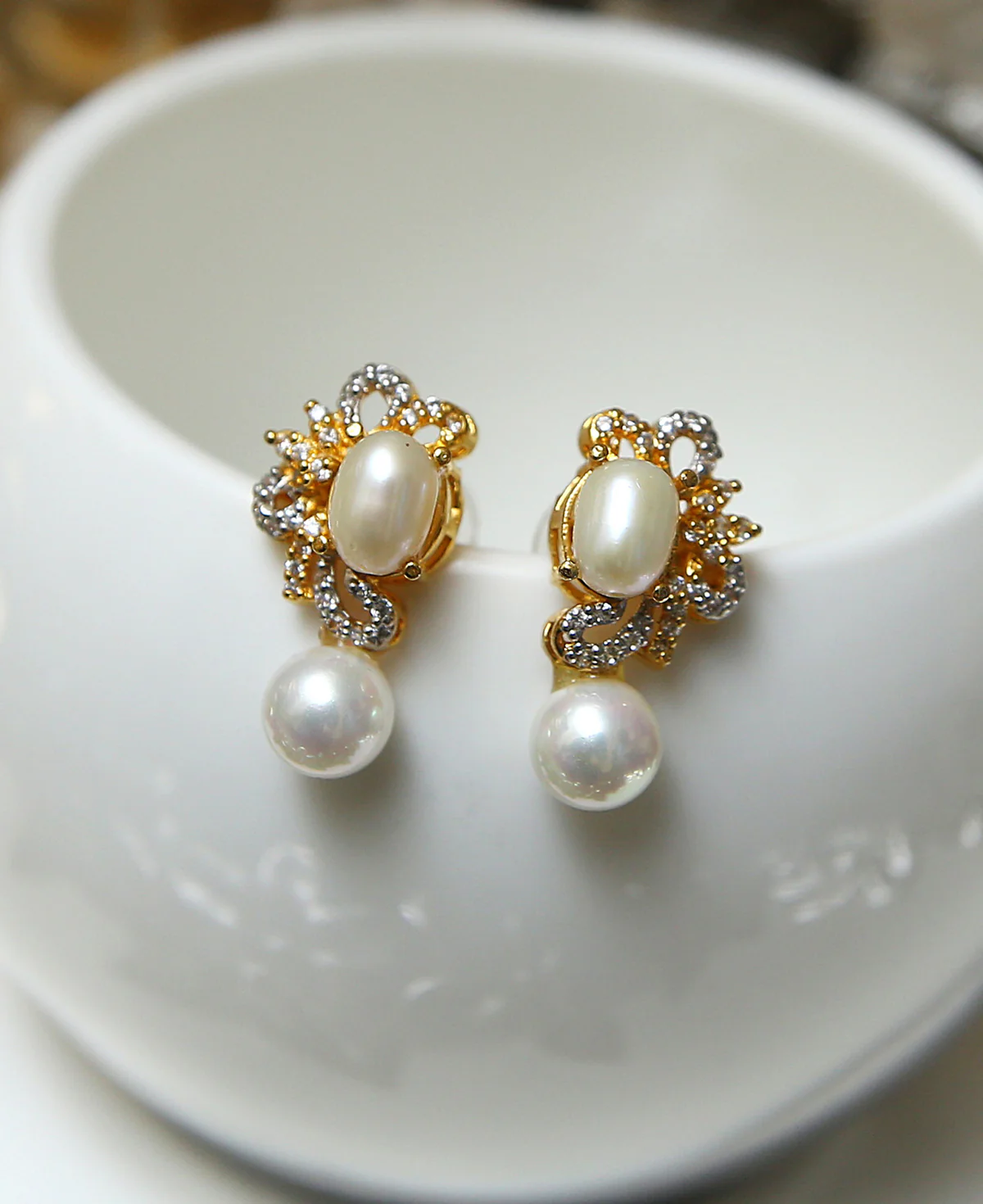 Pearl Drop tops 4 Pearl Drop Tops 4 – Gold & Rhodium-Plated Sterling Silver Earrings with Shell & Cultured Pearls | Big Jewellery - Image 1